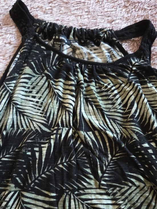 Cable &Guage Tops - Tropical Palm-Print Tank Top - Black & Light Green